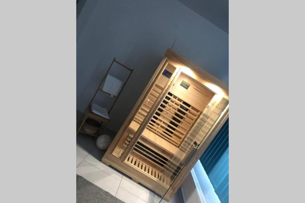 Stadtsuite Mit Sauna In Wiener Neustadt 135 M2 Eksteriør billede