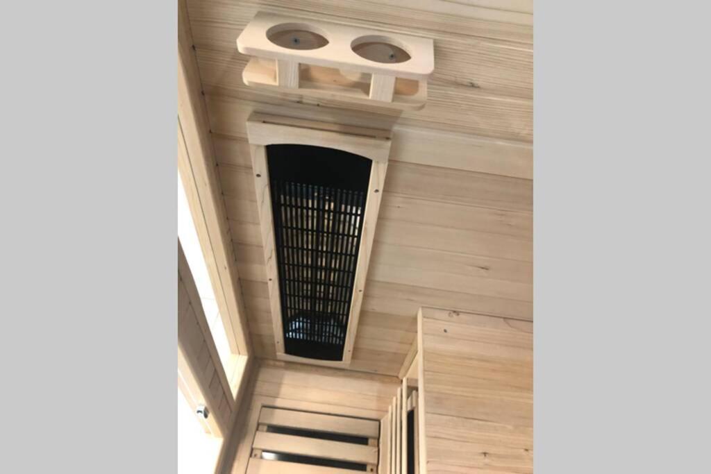 Stadtsuite Mit Sauna In Wiener Neustadt 135 M2 Eksteriør billede