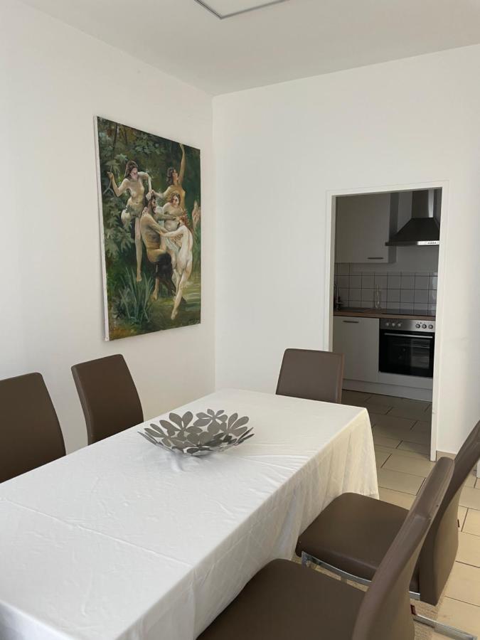Stadtsuite Mit Sauna In Wiener Neustadt 135 M2 Eksteriør billede