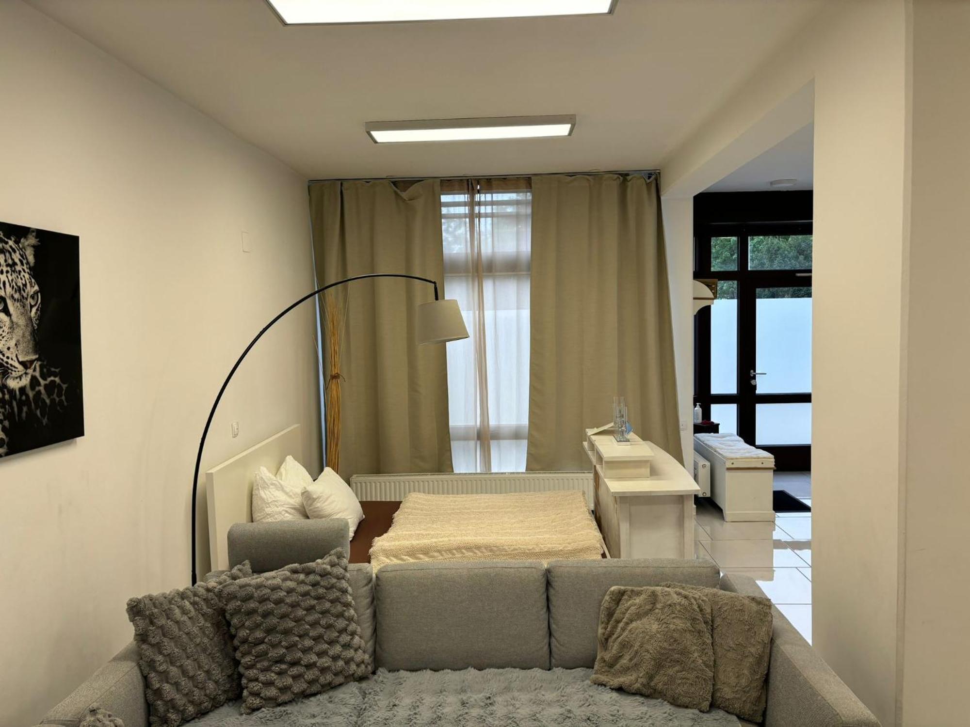 Stadtsuite Mit Sauna In Wiener Neustadt 135 M2 Eksteriør billede